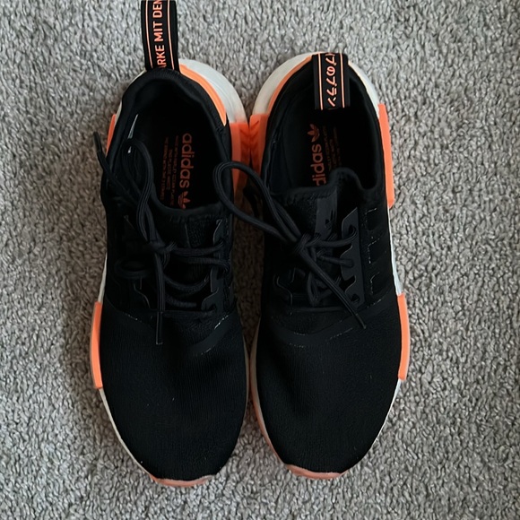 Women’s NMD R1 Shoes - Picture 6 of 7